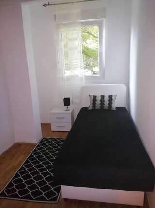 Апартаменты Yellow apartment, central Podgorica Подгорица Апартаменты с 3 спальнями-10