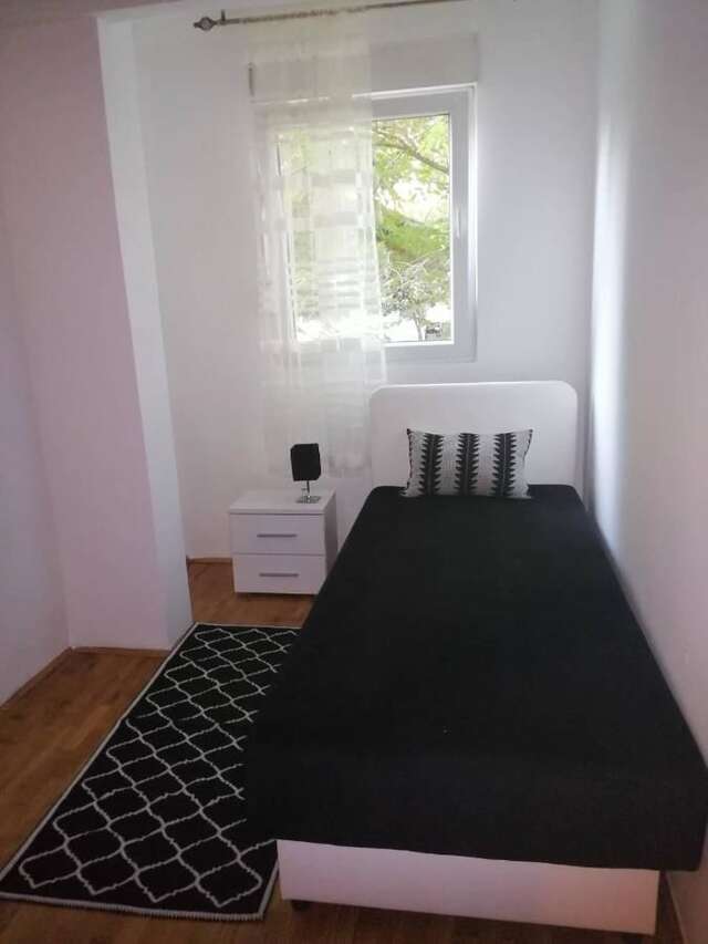 Апартаменты Yellow apartment, central Podgorica Подгорица-12